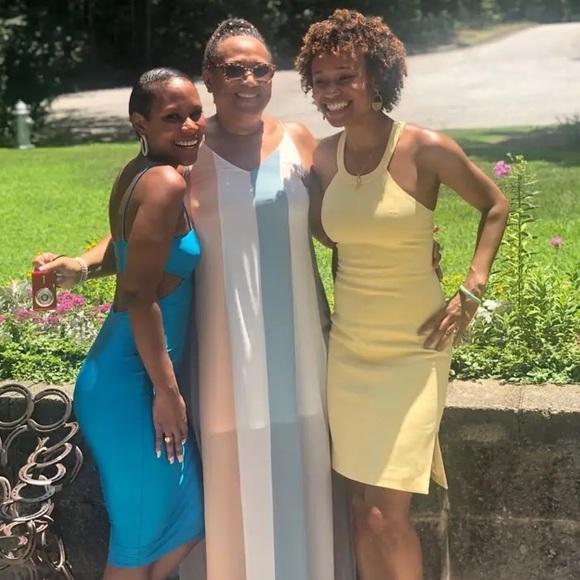 Elizabeth and James โImogenโ dress โ size 8 , Pale Yellow ! BEAUTIFUL ๐โฅ๏ธ๐ฉท - Picture 11 of 16